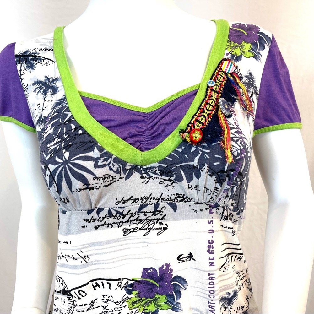 Faranelli Boho Top, button deco, crocheted lace